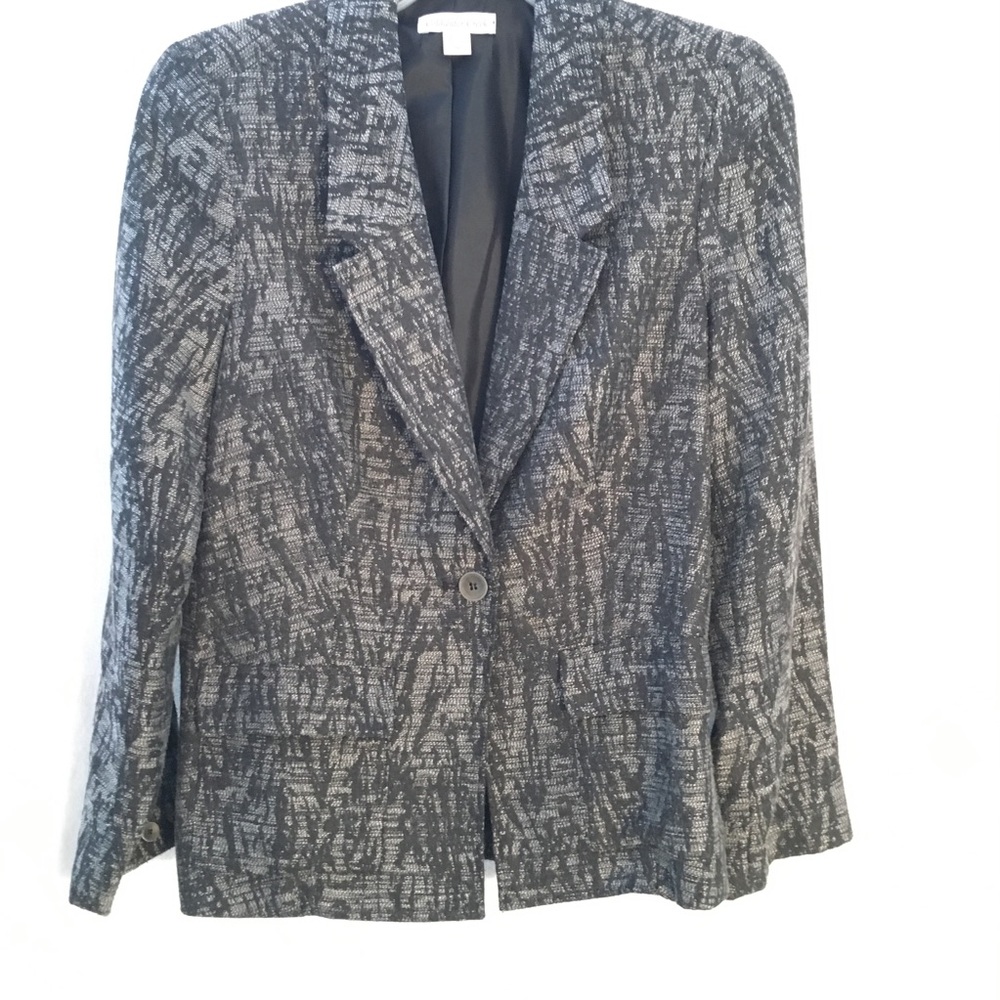 Black and white patterned blazer